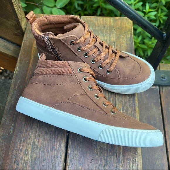 CAT & JACK BROWN COOPER MID TOP SNEAKER BOOTS SIZE 5 NEW - Picture 1 of 12